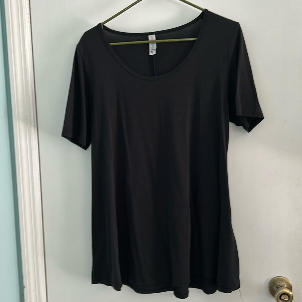 Lularoe medium noir top
